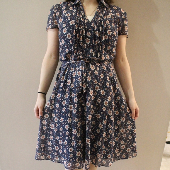 Dress - Picture 3 of 8